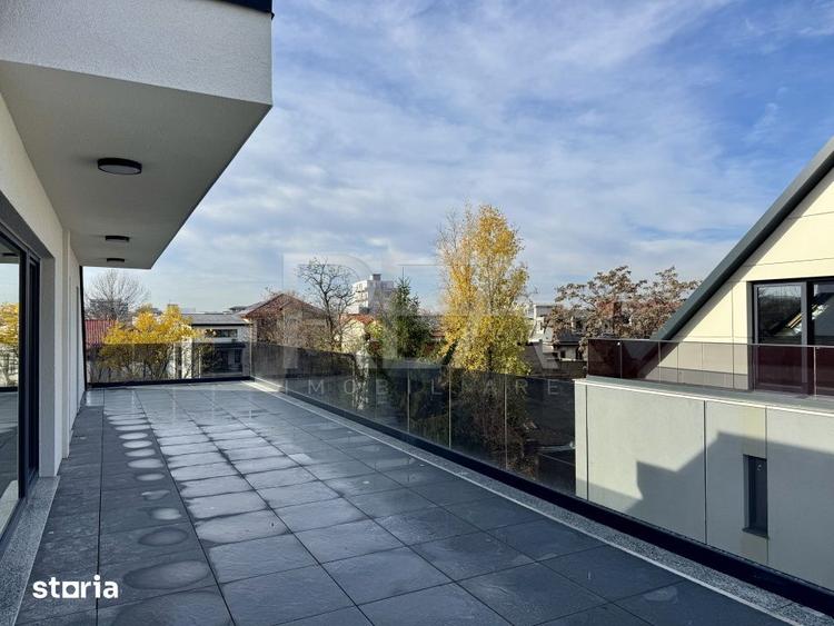 Apartament cu 3 camere semidecomandat în Iancului