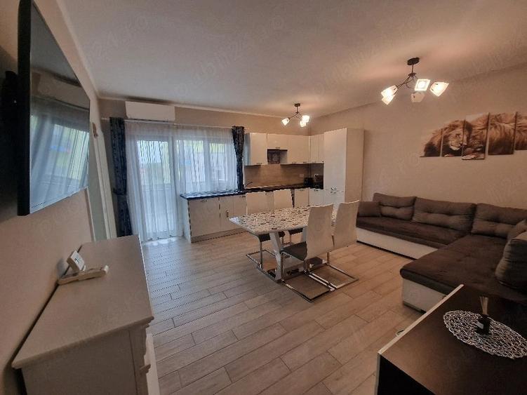 Apartament cu 3 camere decomandat în Dumbrăvița