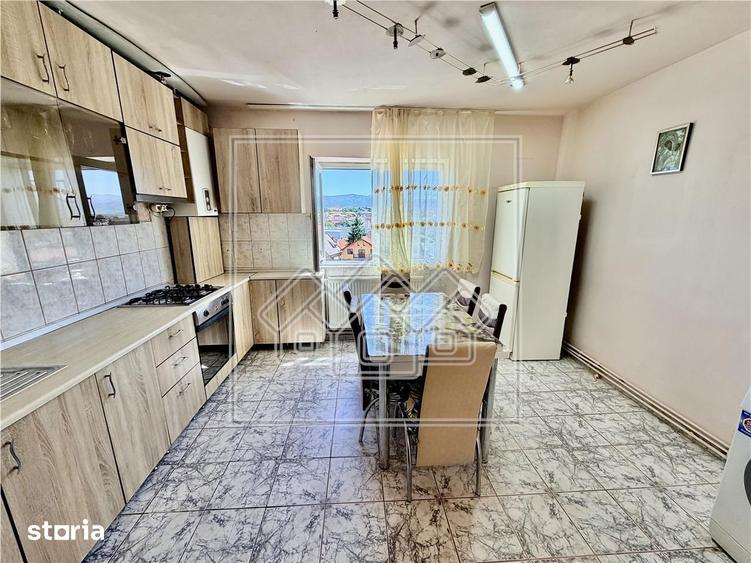 Apartament 3 camere de inchiriat, 2 balcoane, Zona Terezian - 4