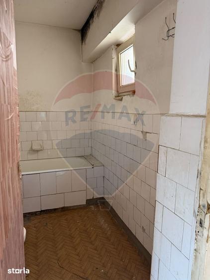 Apartament cu 5 camere decomandat în Central