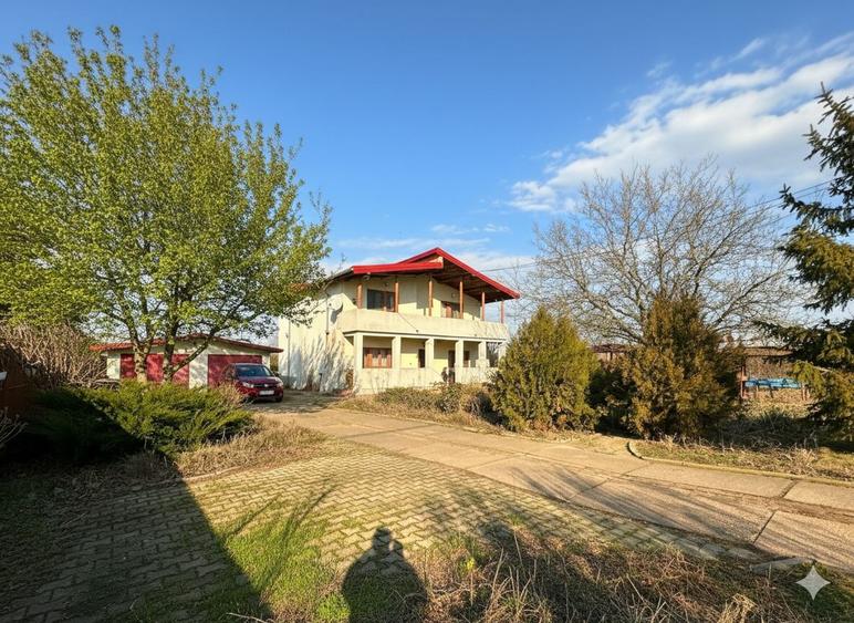 Casă individuală cu 5 camere cu Garaj în Călugăreni
