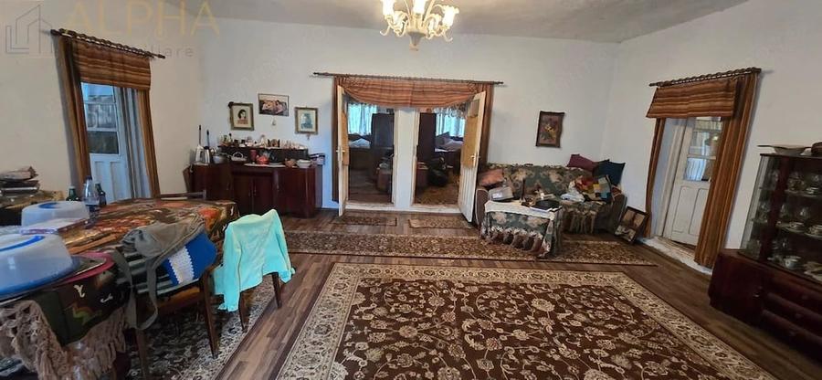 Casă cu 5 camere cu Teren 2320 Mp în Herina