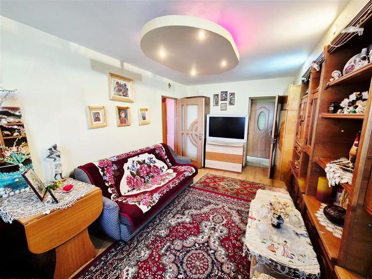 Apartament cu 2 camere semidecomandat în Dacia