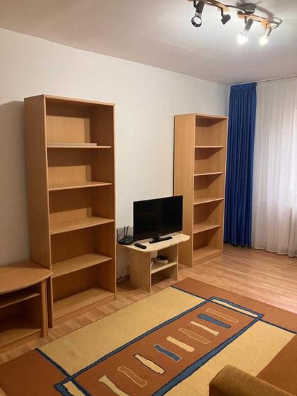 Apartament cu 2 camere decomandat în Republicii