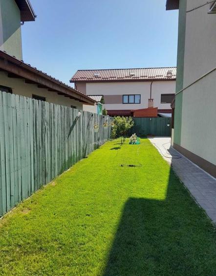 Duplex cu 4 camere cu Canalizare în Popești-Leordeni