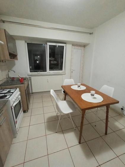 Apartament cu 2 camere decomandat în Rovine