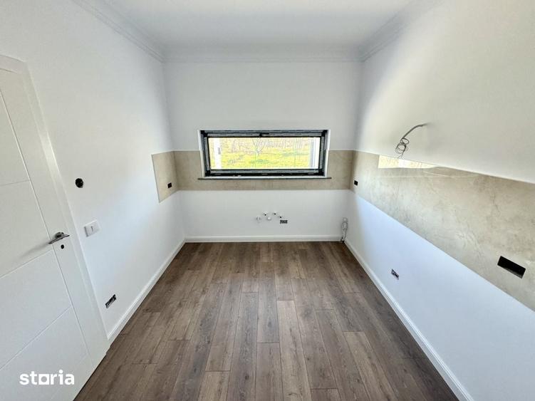Casă cu 4 camere cu Teren 400 Mp în Rediu