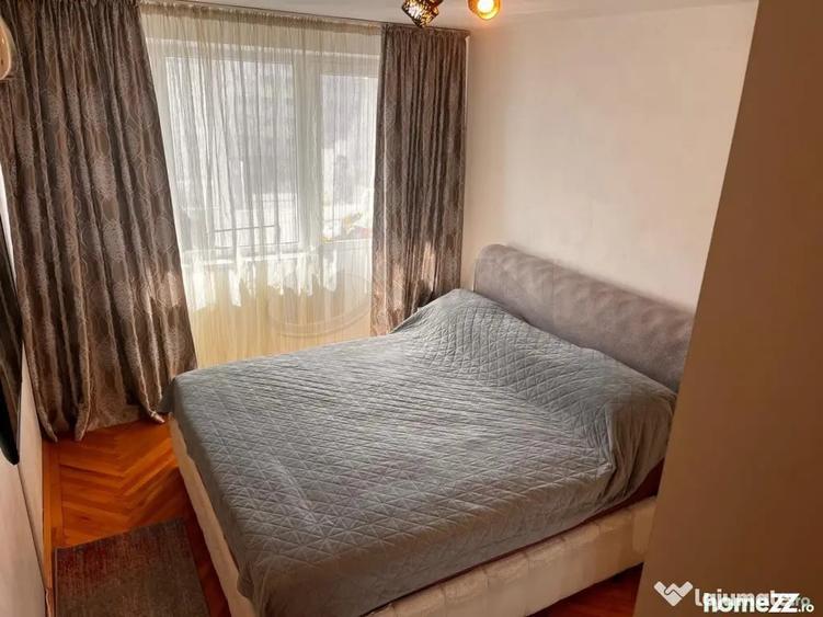 Apartament cu 3 camere semidecomandat în Ștefan cel Mare