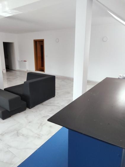 Spațiu comercial, de 80 mp, în Central