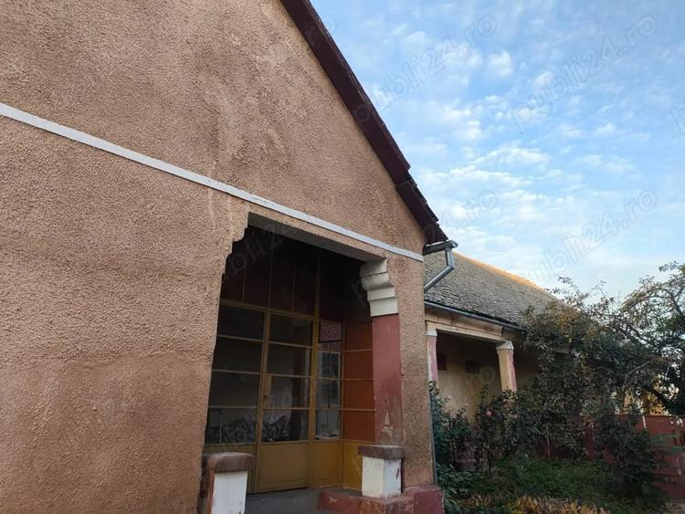 Casă cu 4 camere cu Teren 2518 Mp în Tomnatic