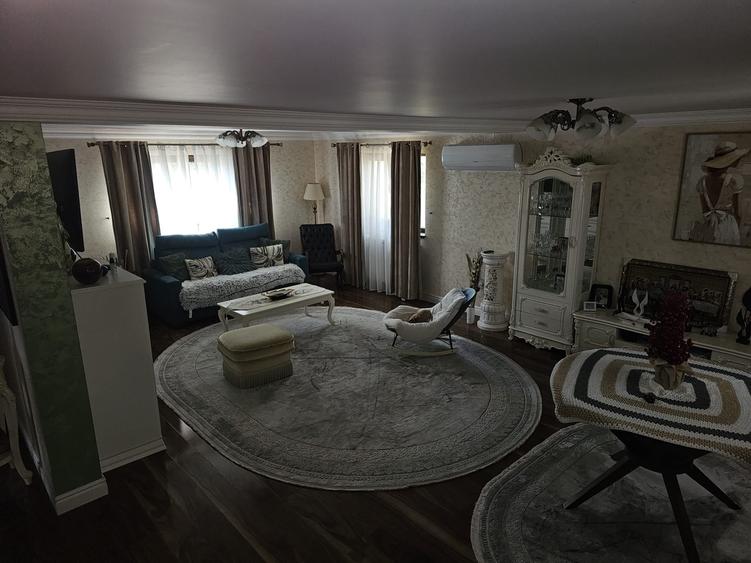 Casă individuală cu 4 camere cu Teren 2000 Mp în Mănăstirea Doamnei