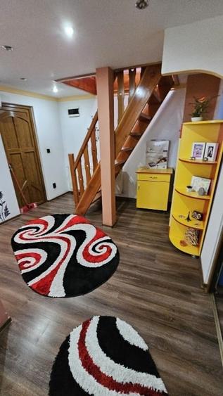Apartament cu 5 camere decomandat, mobilat în Dumbrăveni