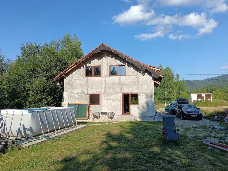 Casă cu Teren 800 Mp în Viștișoara