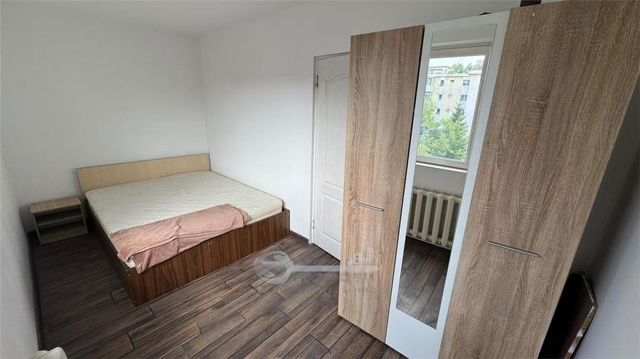 Apartament cu 3 camere nedecomandat, mobilat în Tătărași