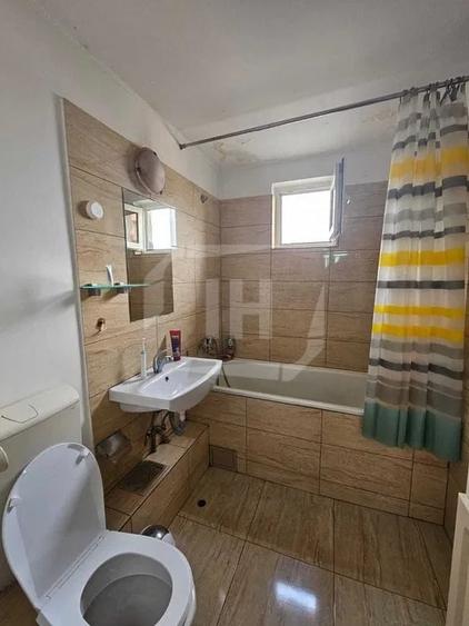 Apartament cu 3 camere decomandat, mobilat în Între Lacuri