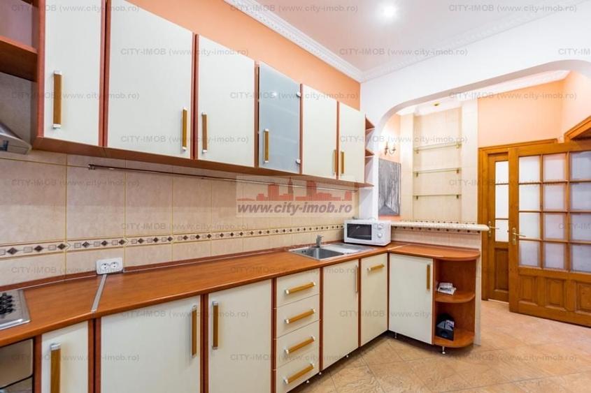 Casă individuală cu 5 camere decomandat cu Canalizare în Dorobanți