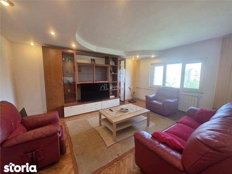 Apartament cu 3 camere decomandat în Nerva Traian