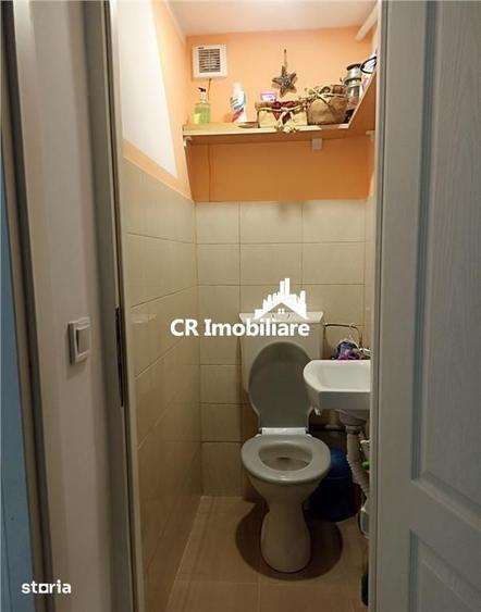 Apartament cu 4 camere decomandat în Tei