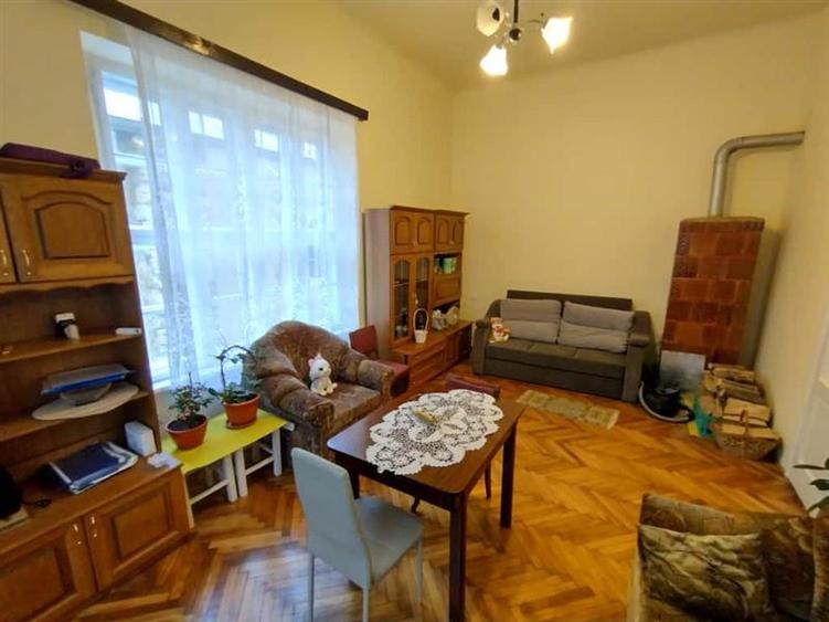 Apartament cu 3 camere decomandat, mobilat în Vest