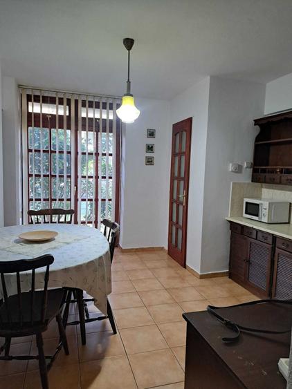 Apartament cu 4 camere decomandat în Jigodin-Băi