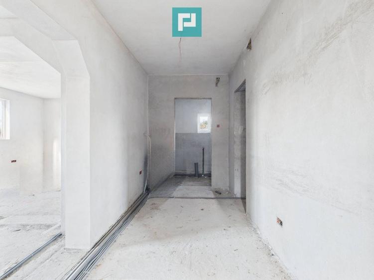 Casă individuală cu 5 camere cu Canalizare în Șiria