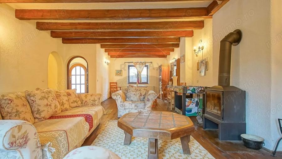 Casă cu 16 camere cu Teren 1368 Mp în Timișu de Sus