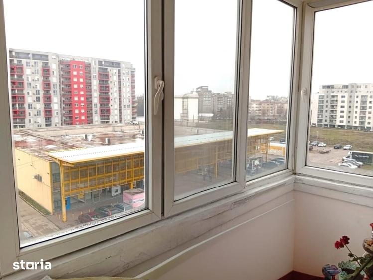 Apartament cu 4 camere decomandat în Micălaca