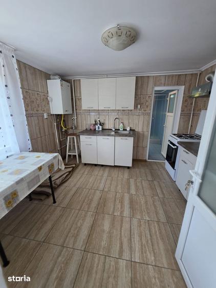 Casă cu 6 camere cu Teren 557 Mp în Berceni