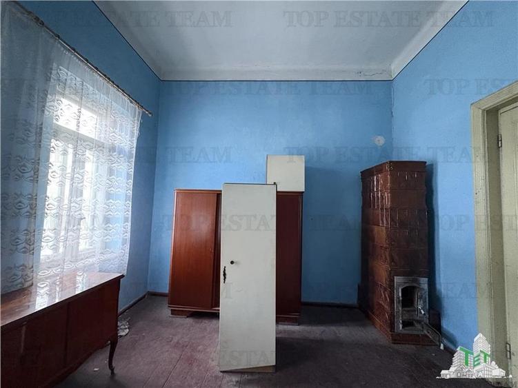 Casă individuală cu 6 camere cu Canalizare în ICIL
