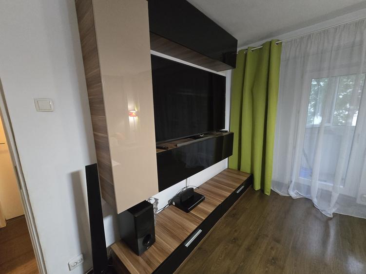 Apartament cu 3 camere decomandat, mobilat în Sebastian