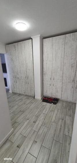 Apartament cu 4 camere decomandat în Rogerius