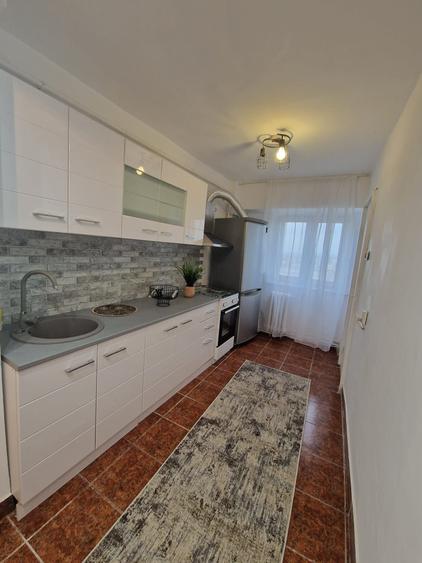Apartament cu 3 camere decomandat în Popoveni