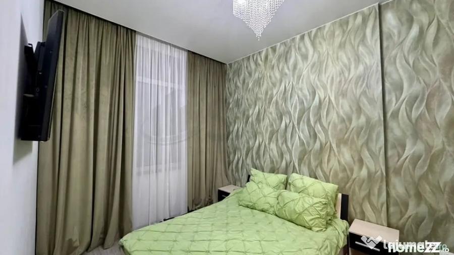 Apartament cu 5 camere decomandat în Mihai Bravu