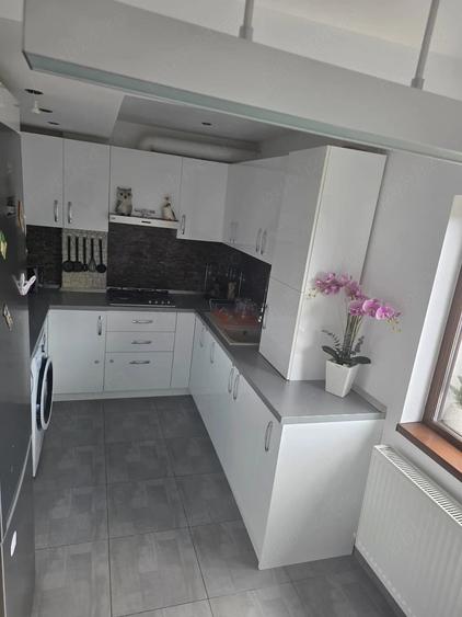 Apartament cu 3 camere decomandat în Giroc