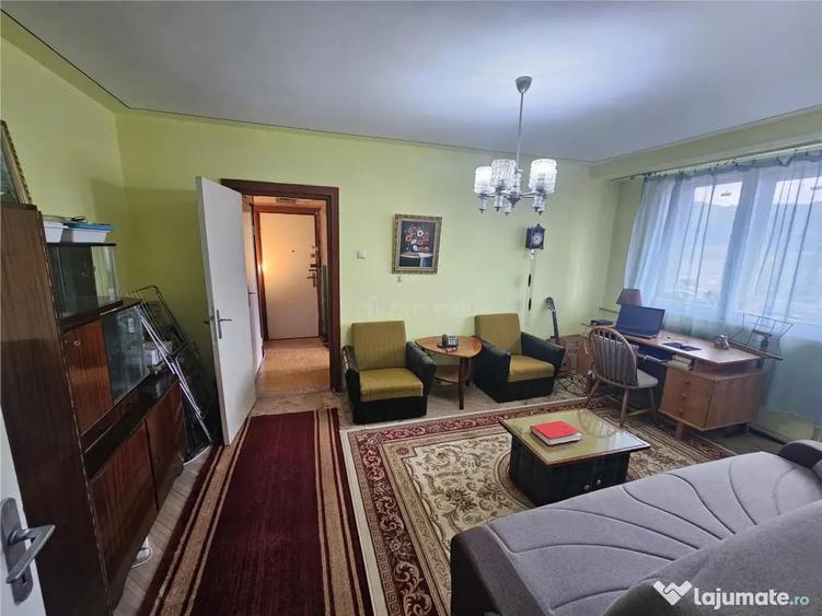 Apartament cu 2 camere semidecomandat în Micro I