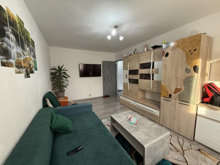 Apartament cu 2 camere decomandat, mobilat în Lipovei