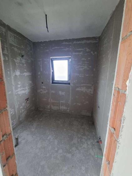 Casă cu 4 camere decomandat în Central