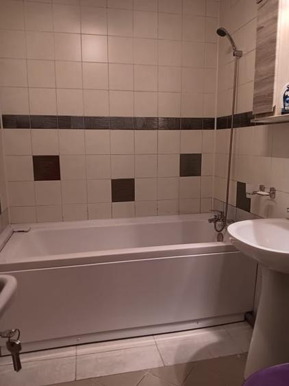 Apartament cu 3 camere decomandat, mobilat în Frumoasa