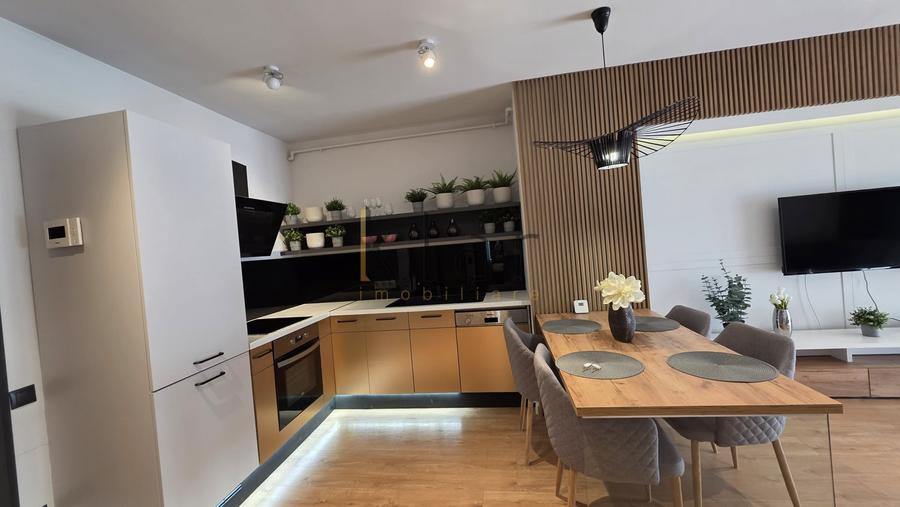 Apartament cu 2 camere semidecomandat, mobilat în Central