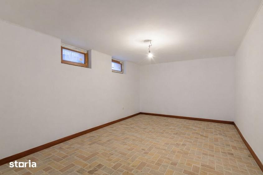 Vila spa?ioasa S+P+1+M | 306 mp utili | Trapezului | 9 camere | 4 Bai - 7
