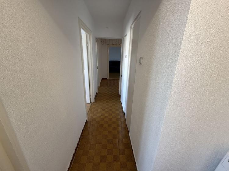 Apartament cu 3 camere decomandat în Casa de Cultură