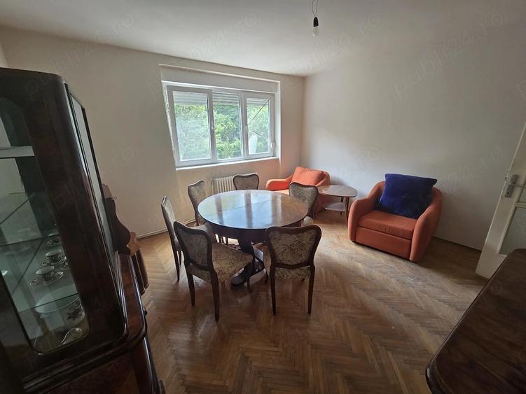 Apartament cu 4 camere semidecomandat în Moroasa 1