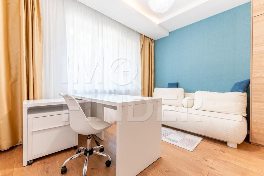 Apartament cu 5 camere decomandat, mobilat în Plopilor