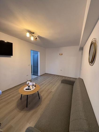 Apartament cu 2 camere semidecomandat în Cantacuzino