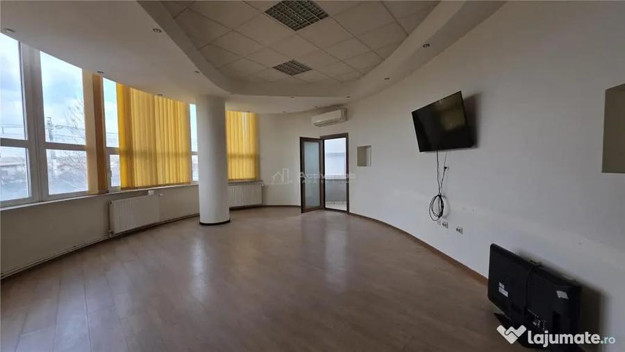Spațiu comercial, de 1,386 mp, în Central