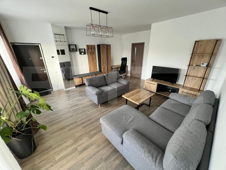 Apartament cu 2 camere semidecomandat, mobilat în Semicentral