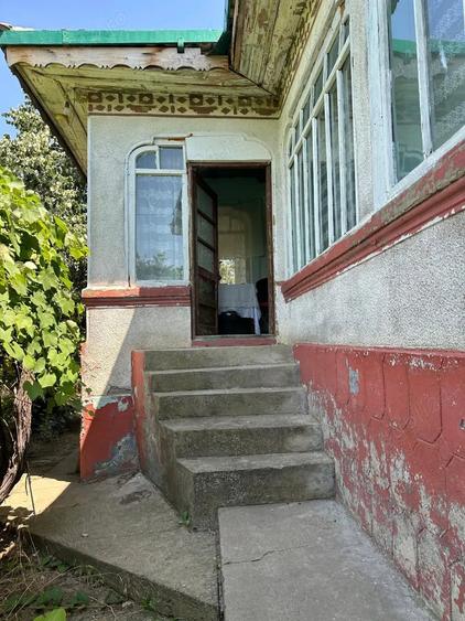 Casă cu 5 camere cu Teren 1100 Mp în Oltina