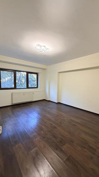 Apartament cu 4 camere decomandat în Unirii