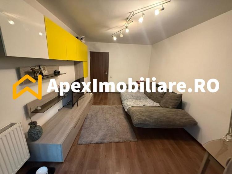Apartament cu 3 camere decomandat în Titan