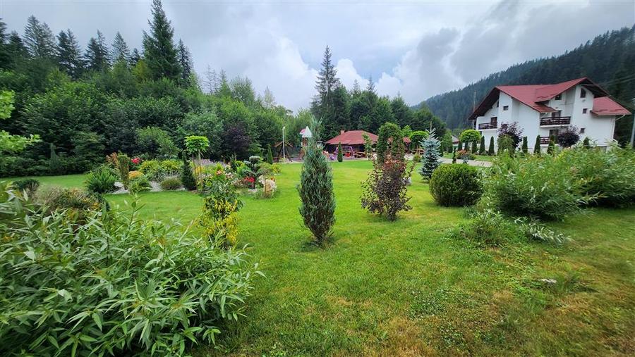 Hotel/Pensiune, de 1,800 mp, în Sucevița